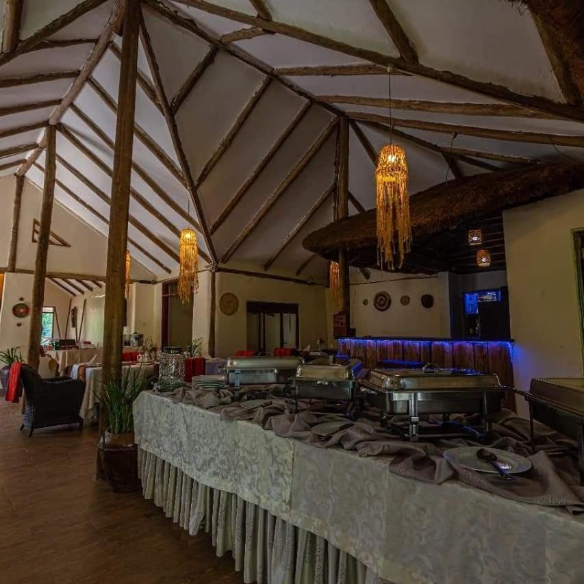 Gorilla Safari Lodge Rubuguli Экстерьер фото
